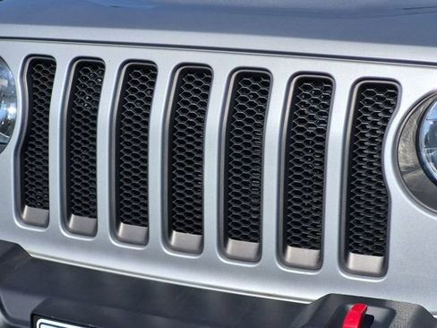 Used 2023 Jeep Wrangler Unlimited Rubicon AWD/4WD image 36