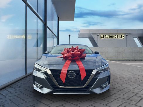 Used 2020 Nissan Sentra SR image 2