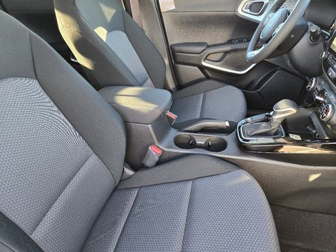 New 2025 Kia Soul S image 10