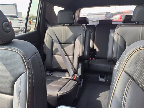 New 2026 Chevrolet Traverse High Country w/ LPO, Floor Liner Package image 18