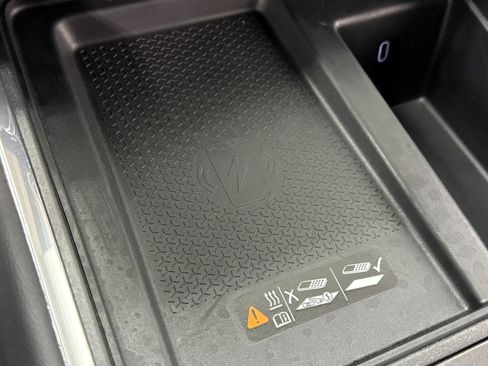 Used 2025 GMC Acadia Elevation w/ Black Edition image 28