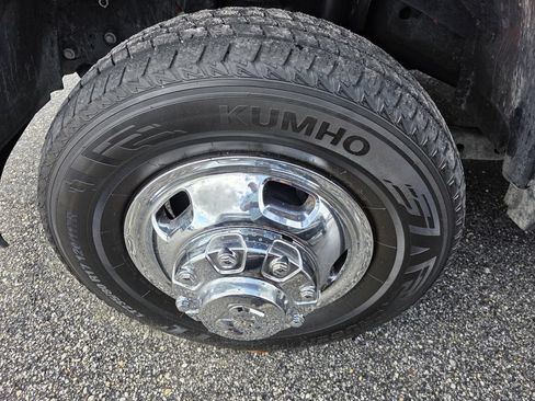 Used 2024 RAM 3500 Tradesman w/ Chrome Appearance Group AWD/4WD image 32