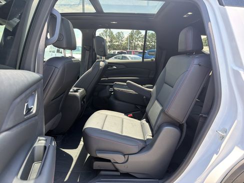 Used 2025 Chevrolet Traverse Z71 w/ Driver Confidence Package AWD/4WD image 30