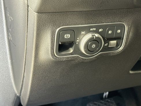 Used 2026 Mercedes-Benz GLB 250 image 10