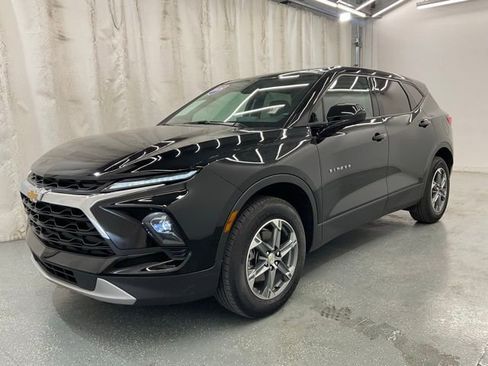 Used 2025 Chevrolet Blazer LT FWD image 4