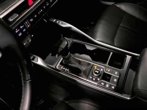 Used 2024 Kia Sorento S image 16