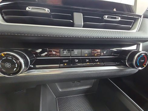 New 2026 Chevrolet Equinox LT image 18