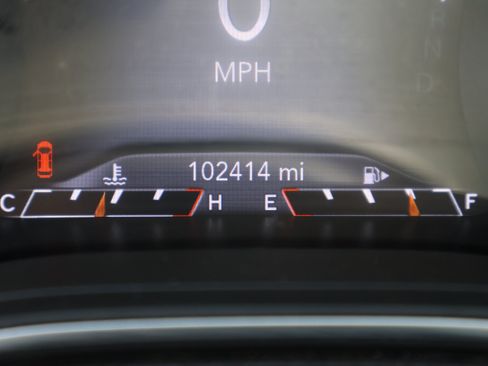 Used 2022 Jeep Cherokee Latitude Lux w/ Sun & Sound Group AWD/4WD image 38