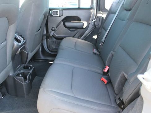 Used 2022 Jeep Wrangler Unlimited Sport AWD/4WD image 36