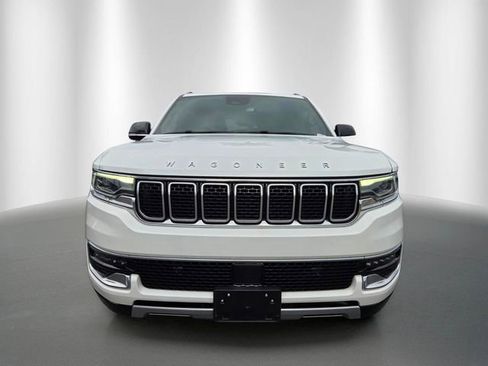 Used 2024 Jeep Wagoneer L Series II w/ Flexible Seating Group AWD/4WD image 8