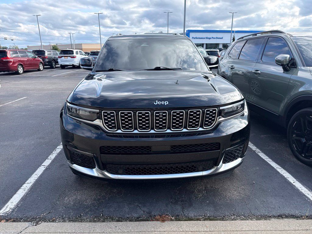 Used 2023 Jeep Grand Cherokee L Summit AWD/4WD image 2