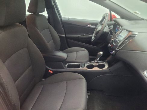 Used 2018 Chevrolet Cruze LT w/ Convenience Package FWD image 21
