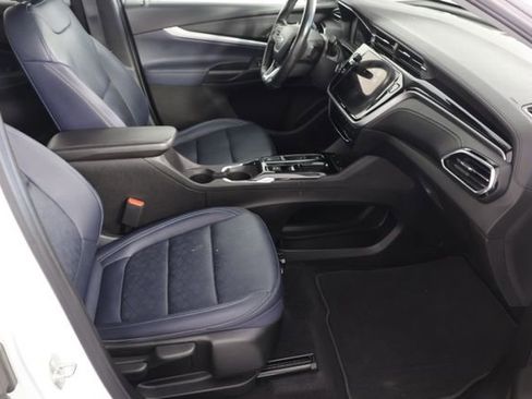 Used 2023 Chevrolet Bolt EUV LT w/ Convenience Package image 21