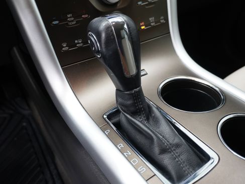 Used 2013 Ford Edge SEL FWD image 18