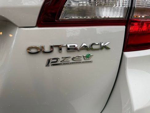 Used 2016 Subaru Outback 2.5i Limited image 28