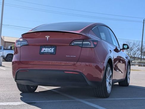 Used 2022 Tesla Model Y Long Range image 5