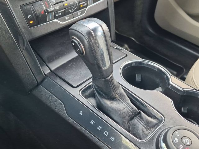 Used 2018 Ford Explorer XLT w/ Equipment Group 202A AWD/4WD image 12