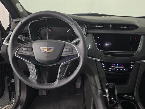 Used 2025 Cadillac XT5 Premium Luxury AWD/4WD image 9
