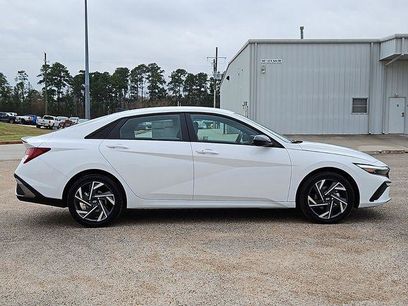 New 2025 Hyundai Elantra SEL