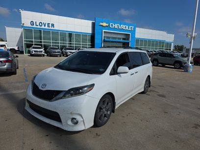 Used 2015 Toyota Sienna SE