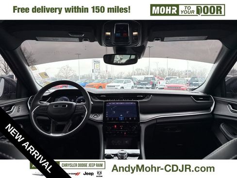 Used 2024 Jeep Grand Cherokee Limited w/ Black Appearance Package image 6