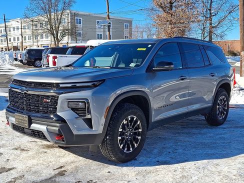 Used 2024 Chevrolet Traverse Z71 w/ Enhanced Driving Package image 4