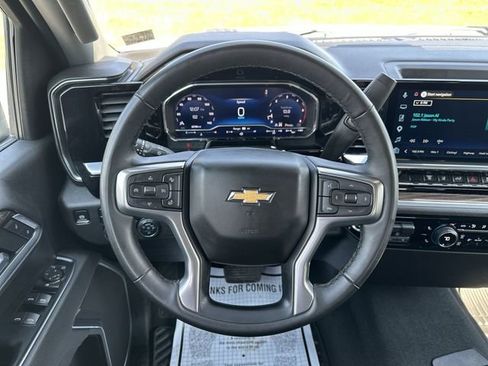 Used 2025 Chevrolet Silverado 2500 LT w/ Convenience Package image 13