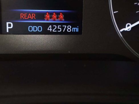 Used 2024 Toyota Corolla Cross LE image 37