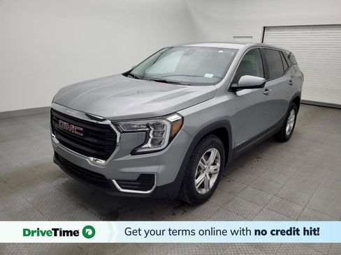 Used 2024 GMC Terrain SLE image 1
