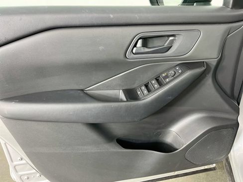 Used 2024 Nissan Rogue S AWD/4WD image 26