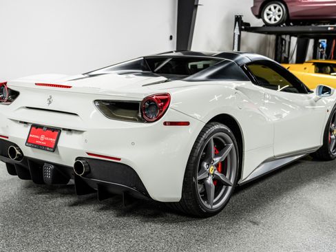 Used 2018 Ferrari 488 Spider image 41