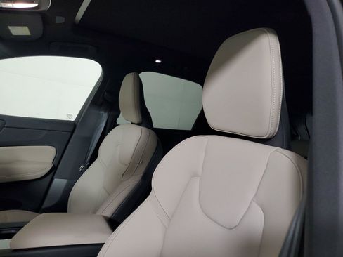 New 2027 Volvo XC60 B5 Plus AWD/4WD image 23
