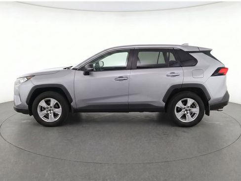 Used 2023 Toyota RAV4 LE AWD/4WD image 6