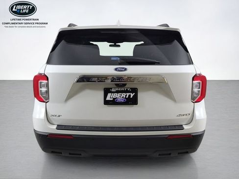 Used 2023 Ford Explorer XLT AWD/4WD image 4