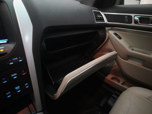 Used 2011 Ford Explorer XLT w/ 202A Rapid Spec Order Code AWD/4WD image 31