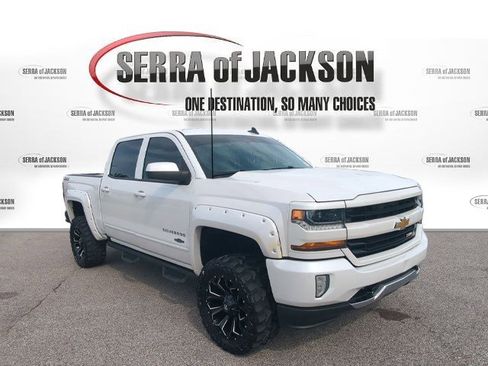 Used 2017 Chevrolet Silverado 1500 LT w/ All Star Edition AWD/4WD image 2