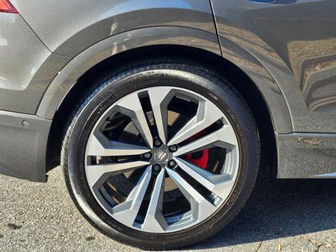 Used 2019 Audi Q8 Premium Plus w/ Premium Plus image 14