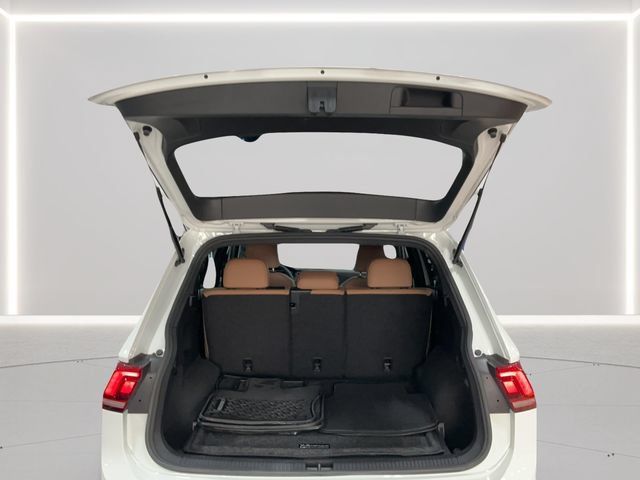 Certified 2024 Volkswagen Tiguan SE AWD/4WD image 24