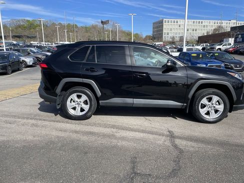 Used 2020 Toyota RAV4 XLE w/ Convenience Package AWD/4WD image 7