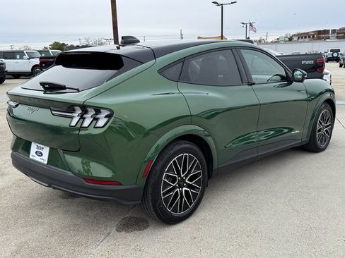 Certified 2025 Ford Mustang Mach-E Premium image 8