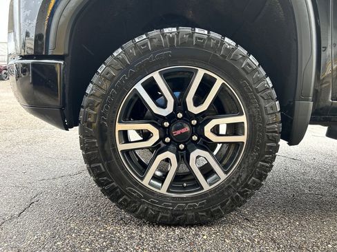 Used 2021 GMC Sierra 1500 AT4 w/ Technology Package image 7