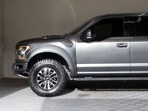 Used 2019 Ford F150 Raptor w/ Equipment Group 802A Luxury AWD/4WD image 8