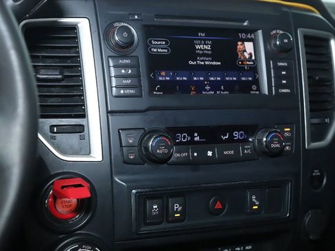 Used 2019 Nissan Titan SL w/ Midnight Edition image 26