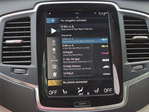 Used 2020 Volvo XC90 T5 Momentum FWD image 23