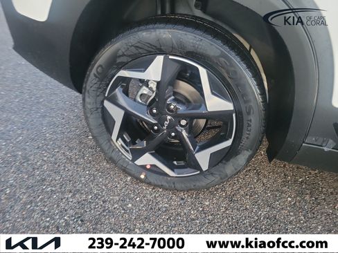 New 2026 Kia Seltos S FWD image 9