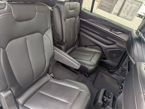 Used 2024 Jeep Grand Cherokee L Limited w/ Luxury Tech Group II AWD/4WD image 14