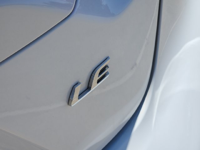 Used 2026 Toyota Corolla LE w/ LE Premium Package FWD image 9