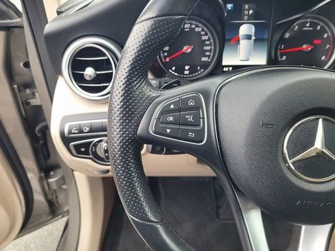Used 2019 Mercedes-Benz GLC 300 4MATIC image 19