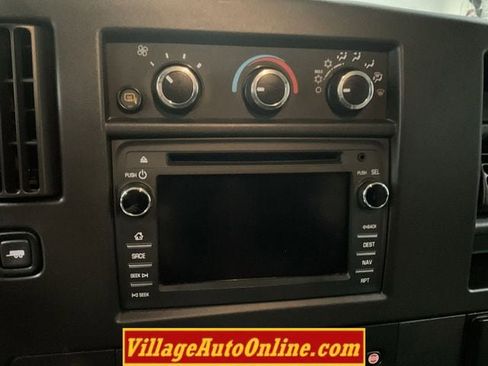 Used 2018 Chevrolet Express 2500 w/ Driver Convenience Package RWD image 17