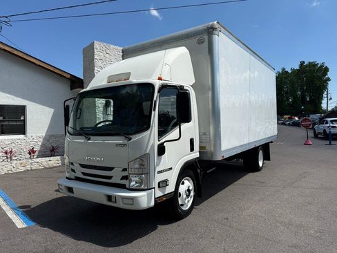 Used 2019 Isuzu NPR image 9